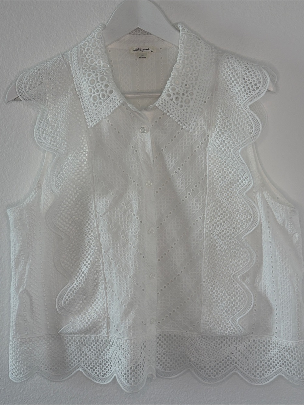 Ultra Pink White Eyelet Ruffle-Sleeve Button Front Top